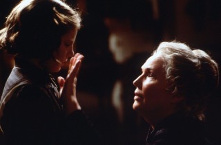 Alakina Mann en Nicole Kidman in The Others