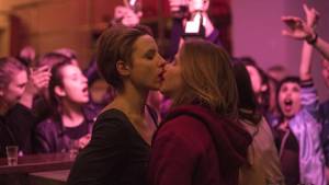 Nina: Julia Kijowska (Nina) en Eliza Rycembel (Magda) Nina: Julia Kijowska (Nina) en Eliza Rycembel (Magda)