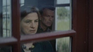Jacqueline Blom en Raymond Thiry in A Man Falls From The Sky