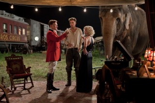 Robert Pattinson, Christoph Waltz en Reese Witherspoon in Water for Elephants