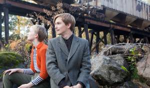 Restless: Mia Wasikowska en Henry Hopper (Enoch Brae) Restless: Mia Wasikowska en Henry Hopper (Enoch Brae)