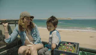 Rifka Lodeizen en Cristóbal Farias in La Holandesa