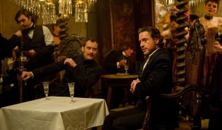 Jude Law en Robert Downey Jr. in Sherlock Holmes: A Game of Shadows