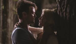 Josh Duhamel (Alex Wheatley) en Julianne Hough (Katie Feldman) Josh Duhamel (Alex Wheatley) en Julianne Hough (Katie Feldman)