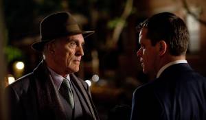 The Adjustment Bureau: Terence Stamp en Matt Damon (David Norris) The Adjustment Bureau: Terence Stamp en Matt Damon (David Norris)