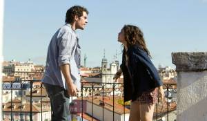 The Cold Light of Day: Henry Cavill (Will Shaw) en Shira Scott (Sally) The Cold Light of Day: Henry Cavill (Will Shaw) en Shira Scott (Sally)