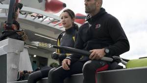 The Meg 3D: Bingbing Li (Suyin) en Jason Statham (Jonas Taylor) The Meg 3D: Bingbing Li (Suyin) en Jason Statham (Jonas Taylor)