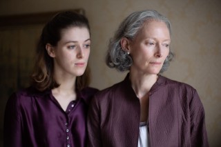 Honor Swinton Byrne en Tilda Swinton in The Souvenir: Part II