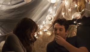 Two Night Stand: Miles Teller (Alec) en Analeigh Tipton (Megan) Two Night Stand: Miles Teller (Alec) en Analeigh Tipton (Megan)