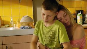 Une Enfance: Alexi Mathieu (Jimmy) en Angelica Sarre Une Enfance: Alexi Mathieu (Jimmy) en Angelica Sarre