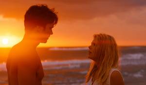 Walking on Sunshine: Giulio Berruti (Raf) en Annabel Scholey (Maddie) Walking on Sunshine: Giulio Berruti (Raf) en Annabel Scholey (Maddie)