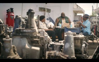 Spence Moore II, Faizon Love en Wesley Snipes in Back on the Strip