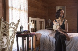 Zoe Saldana in Live by Night