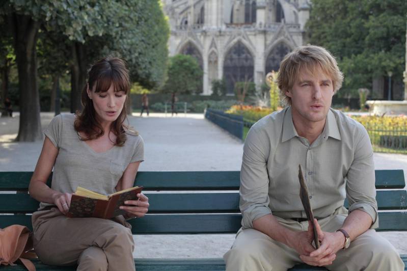 Still uit Midnight in Paris met rechts Owen Wilson