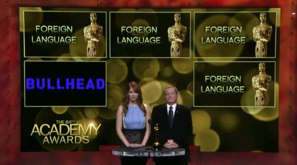 Tom Sherak (voorzitter van de Academy) en actrice Jennifer Lawrence maakten de nominaties bekend. Hier het moment dat Rundskop wordt aangekondigd.