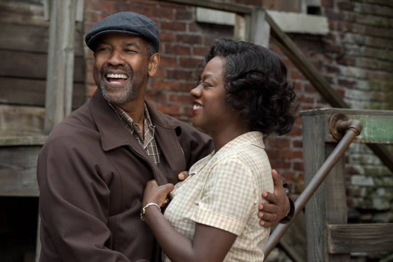 Denzel Washington en Viola Davis in Fences Â© 2016 Paramount Pictures
