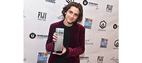 Hoofdrolspeler Timothée Chalamet won de Gotham Award voor Breakthrough Actor © 2017 Unoversal Pictures