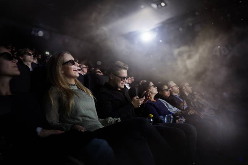 De grijns wijkt niet van de gezichten in het publiek. Foto: Pathé Nederland.