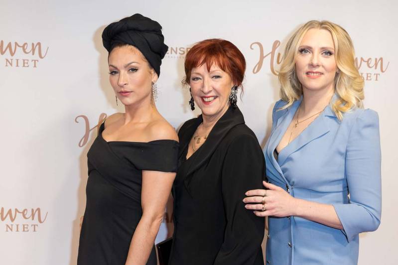 Eva van de Wijdeven, Loes Luca en Jelka van Houten, Copyright 2017 ArjoFrank Fotografie