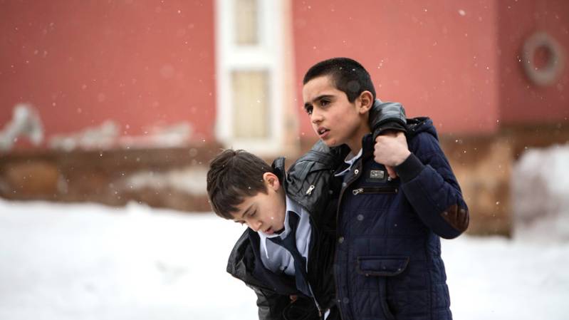 Still uit Okul Traşı / Brother's Keeper